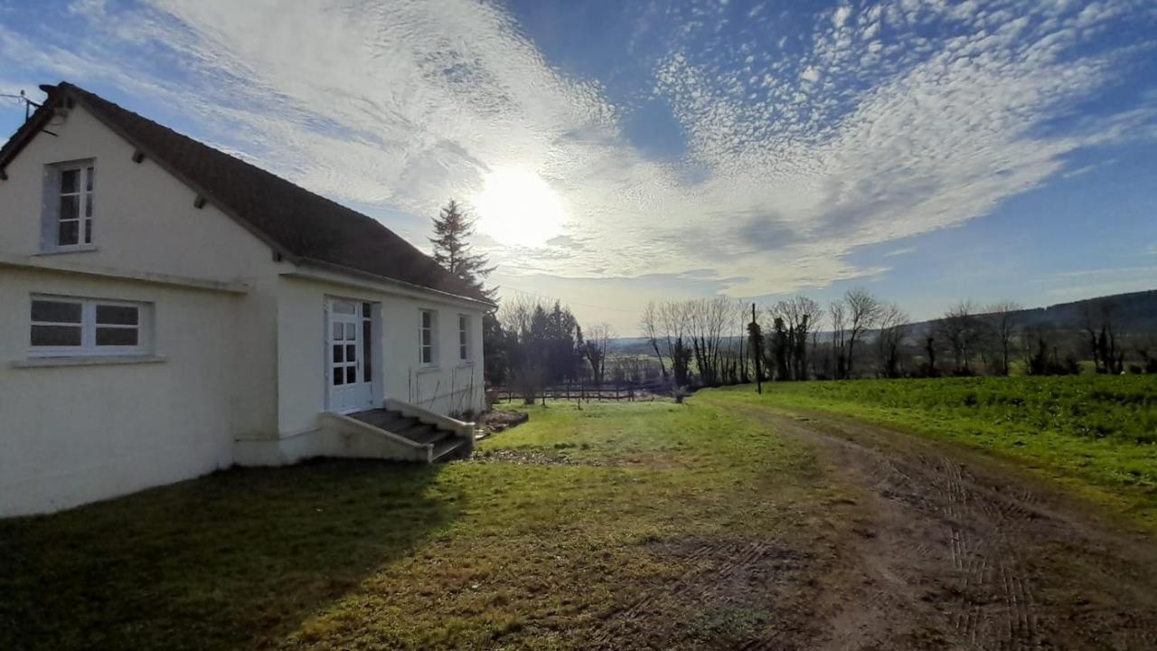 Gite Cottage Chaleureux En Pleine Campagne Vue Sur Les Monts Et Forets Et Le Chateau De Carrouges Buitenkant foto
