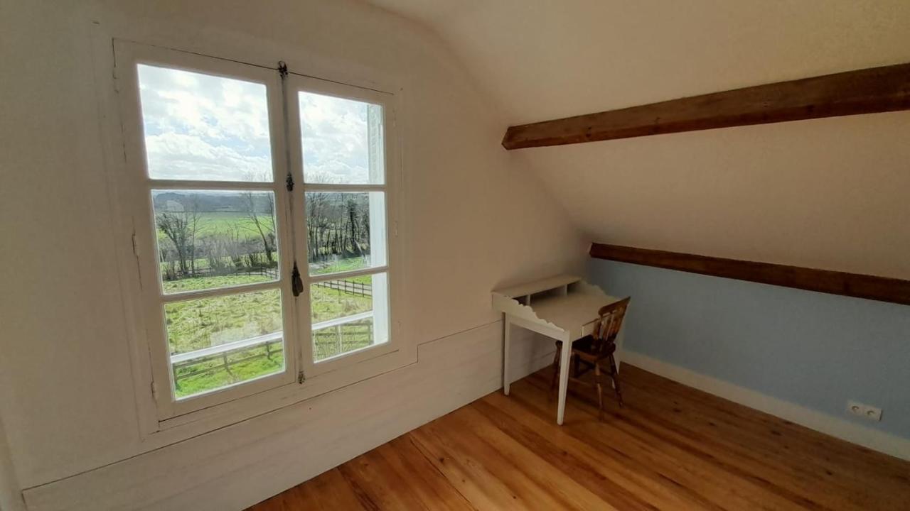 Gite Cottage Chaleureux En Pleine Campagne Vue Sur Les Monts Et Forets Et Le Chateau De Carrouges Buitenkant foto
