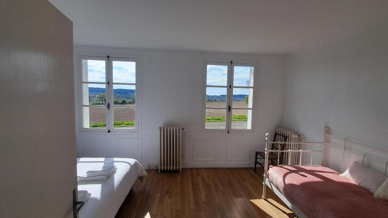 Gite Cottage Chaleureux En Pleine Campagne Vue Sur Les Monts Et Forets Et Le Chateau De Carrouges Buitenkant foto